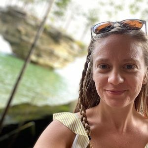 Meet your Posher, Leah